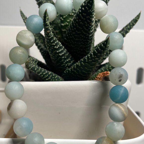NWT Handcrafted Amazonite Stretchable Bracelet - 23 Frosted, Matte 8mm Beads - Picture 4 of 9